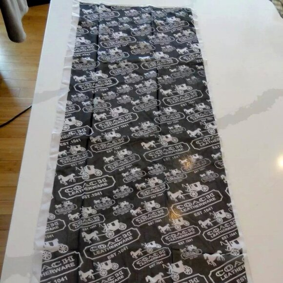 AUTHENTIC 2020 COACH LEATHERWARE 100% SILK SCARF SCARVE BLACK WHITE 60"X20" - Picture 1 of 9